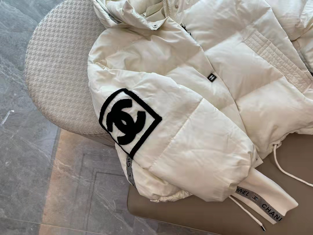 Chanel Clothing-223