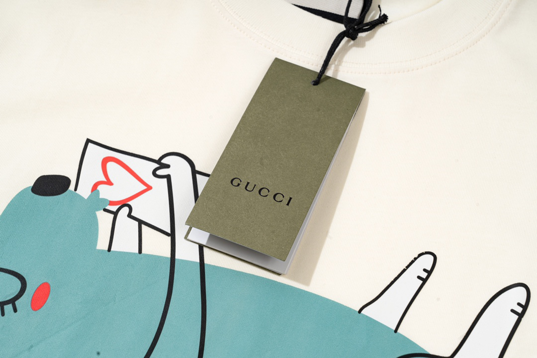 Gucci clothing-83