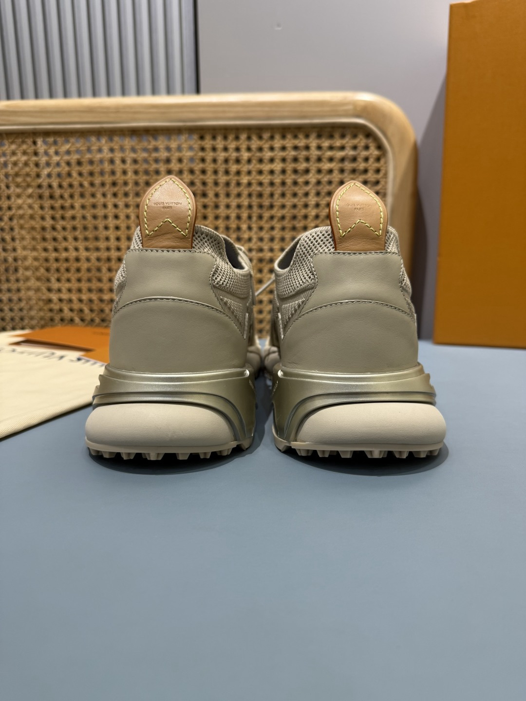 Lv Sneakers-182