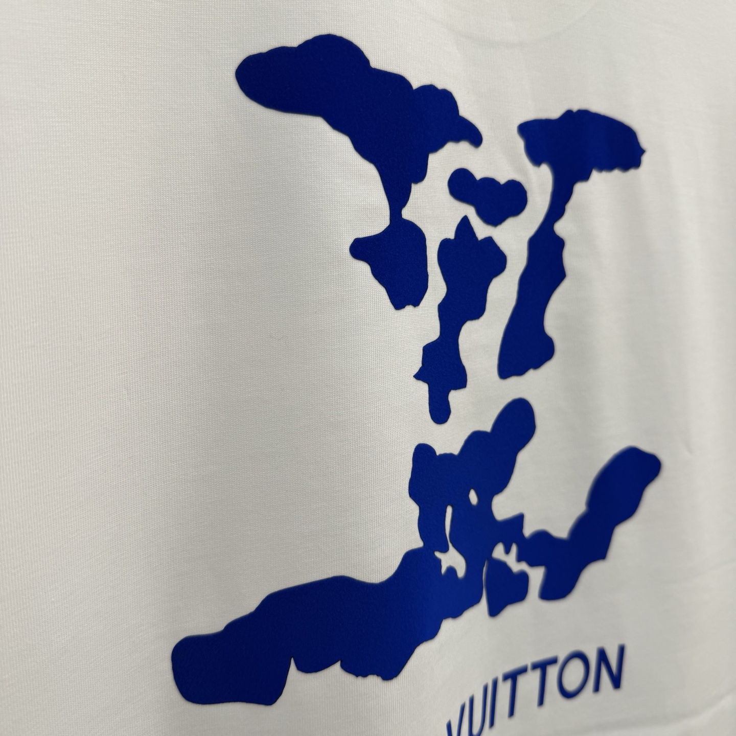 LV clothing-165