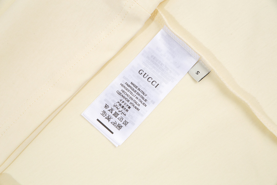 Gucci clothing-50