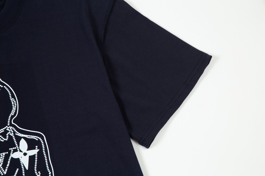 LV clothing-132
