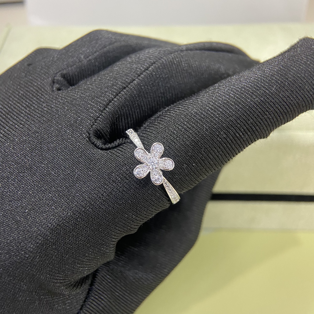 Van Cleef & Arpels ring-22