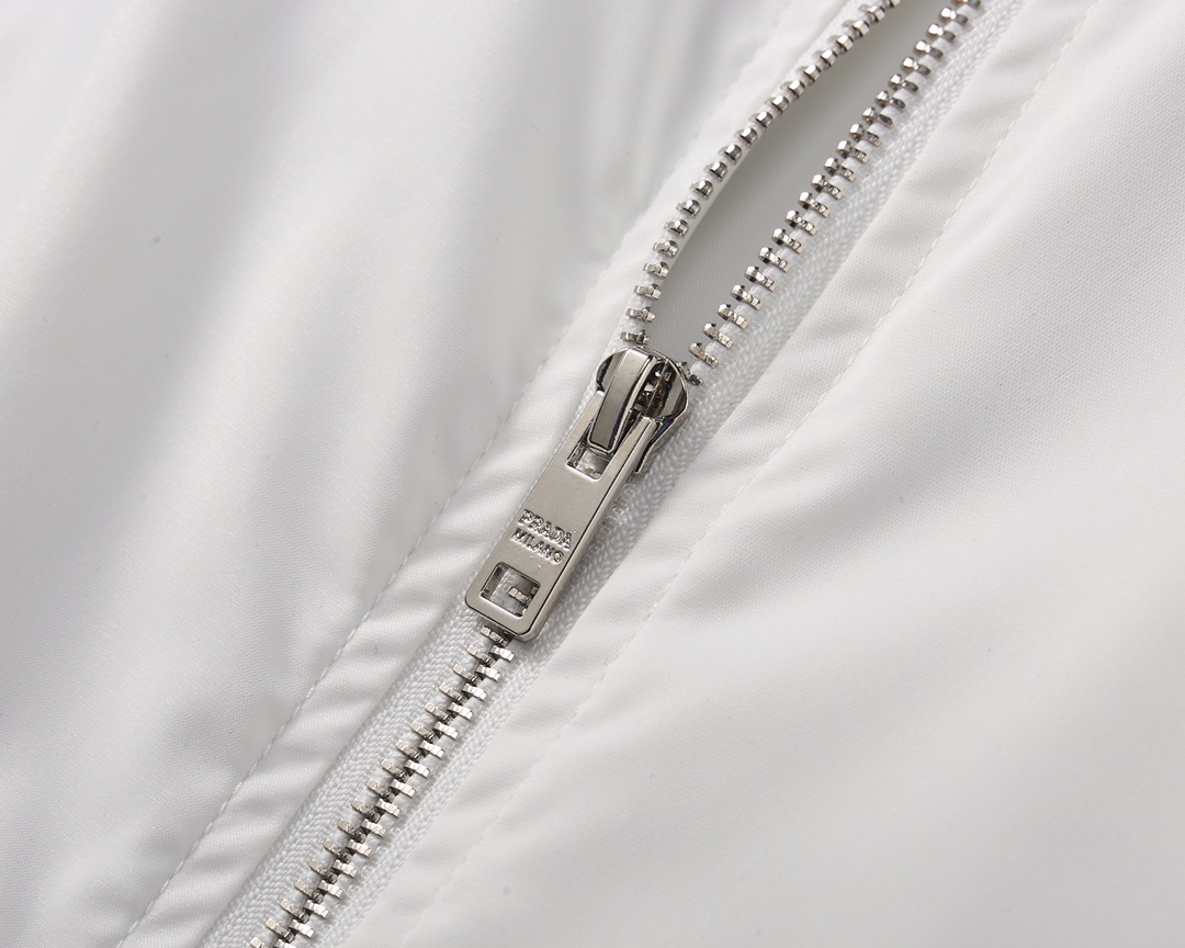 Prada Clothing-390