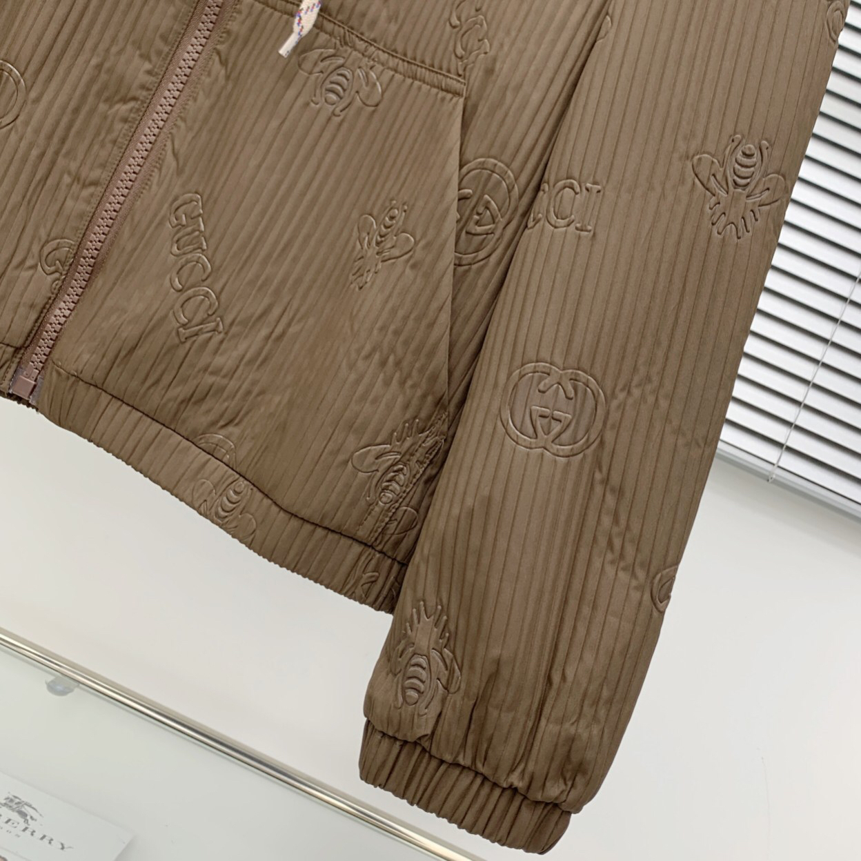 Gucci Clothing-342