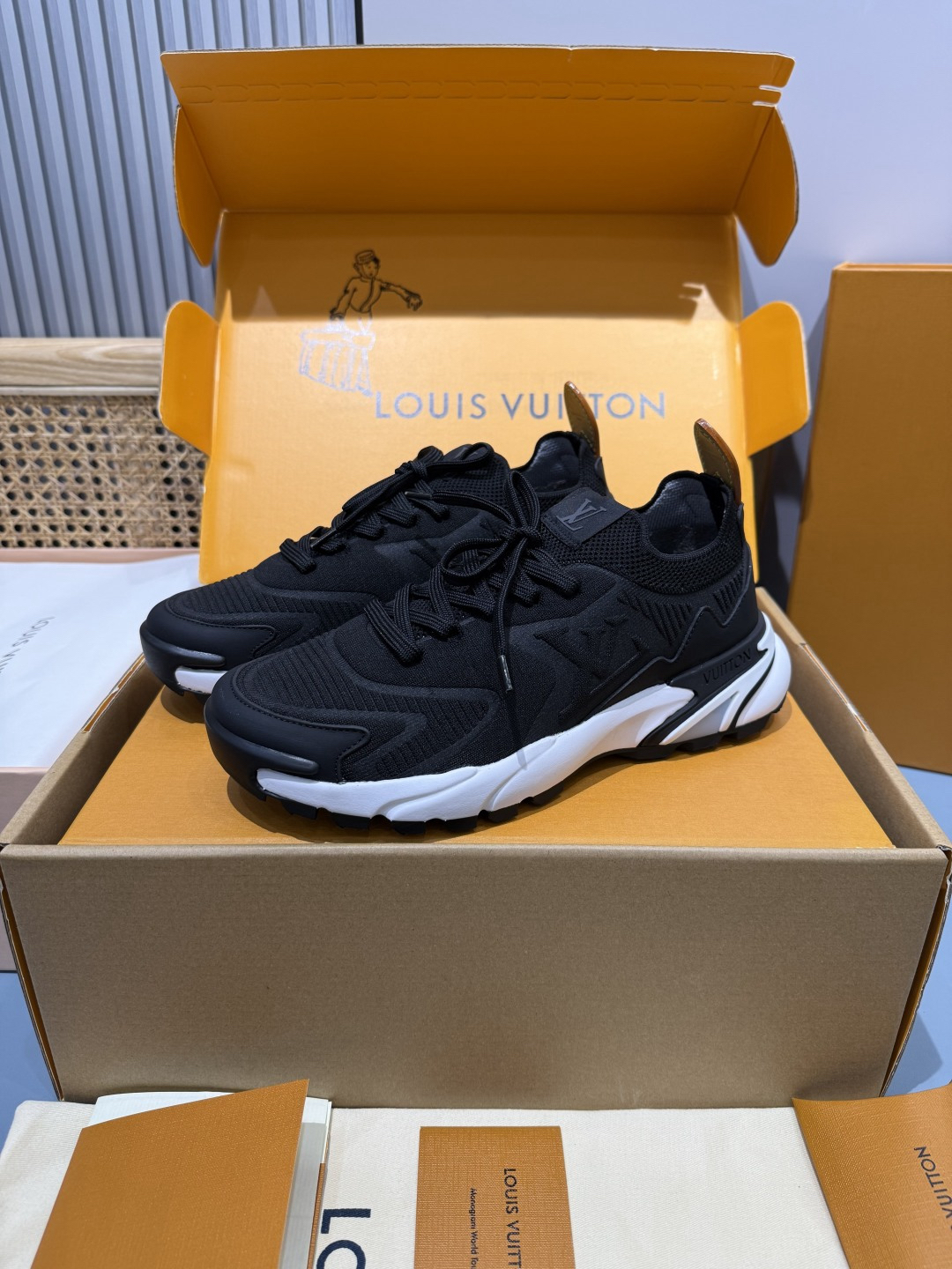 Lv Sneakers-175