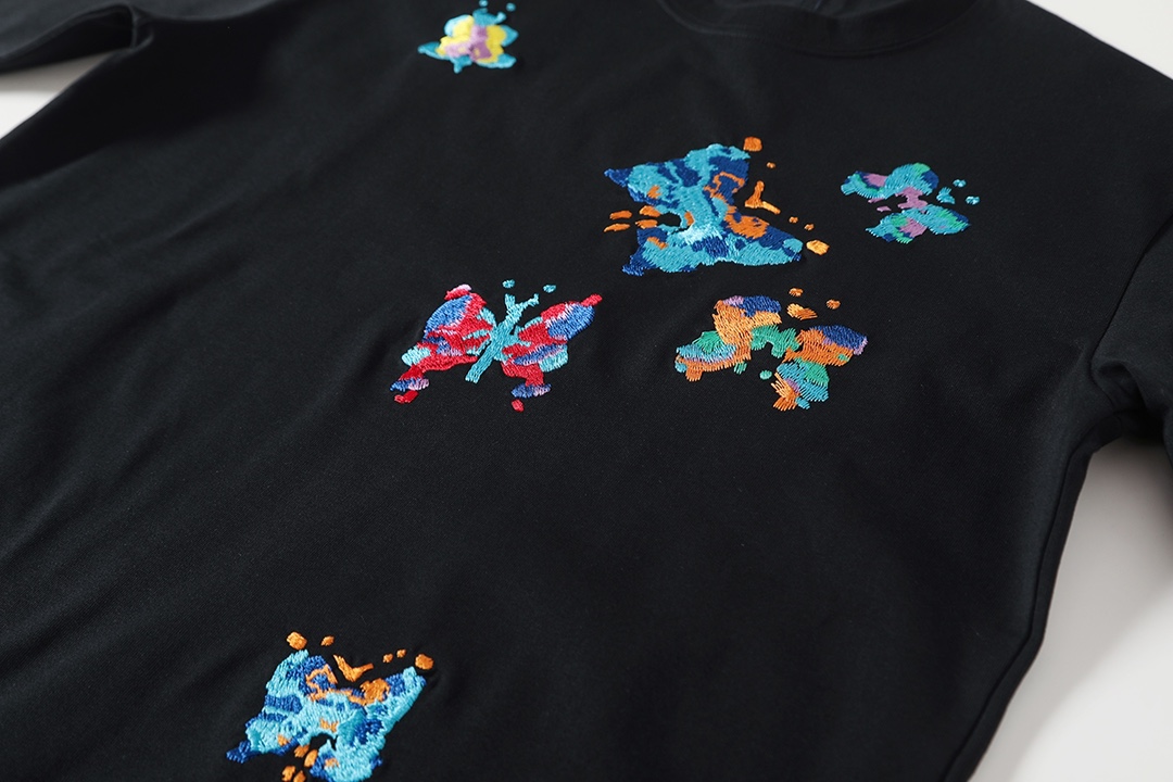 LV clothing-3