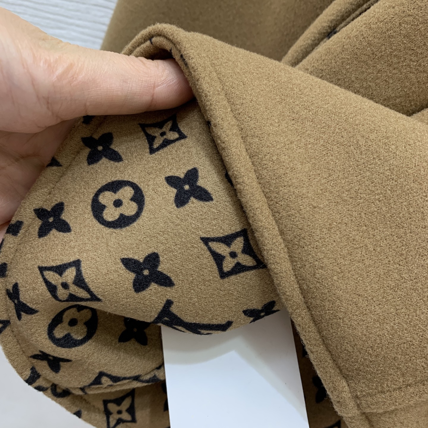 LV Clothing-334