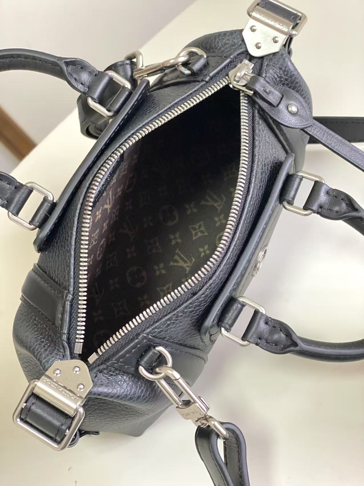 Louis Vuitton bag-182