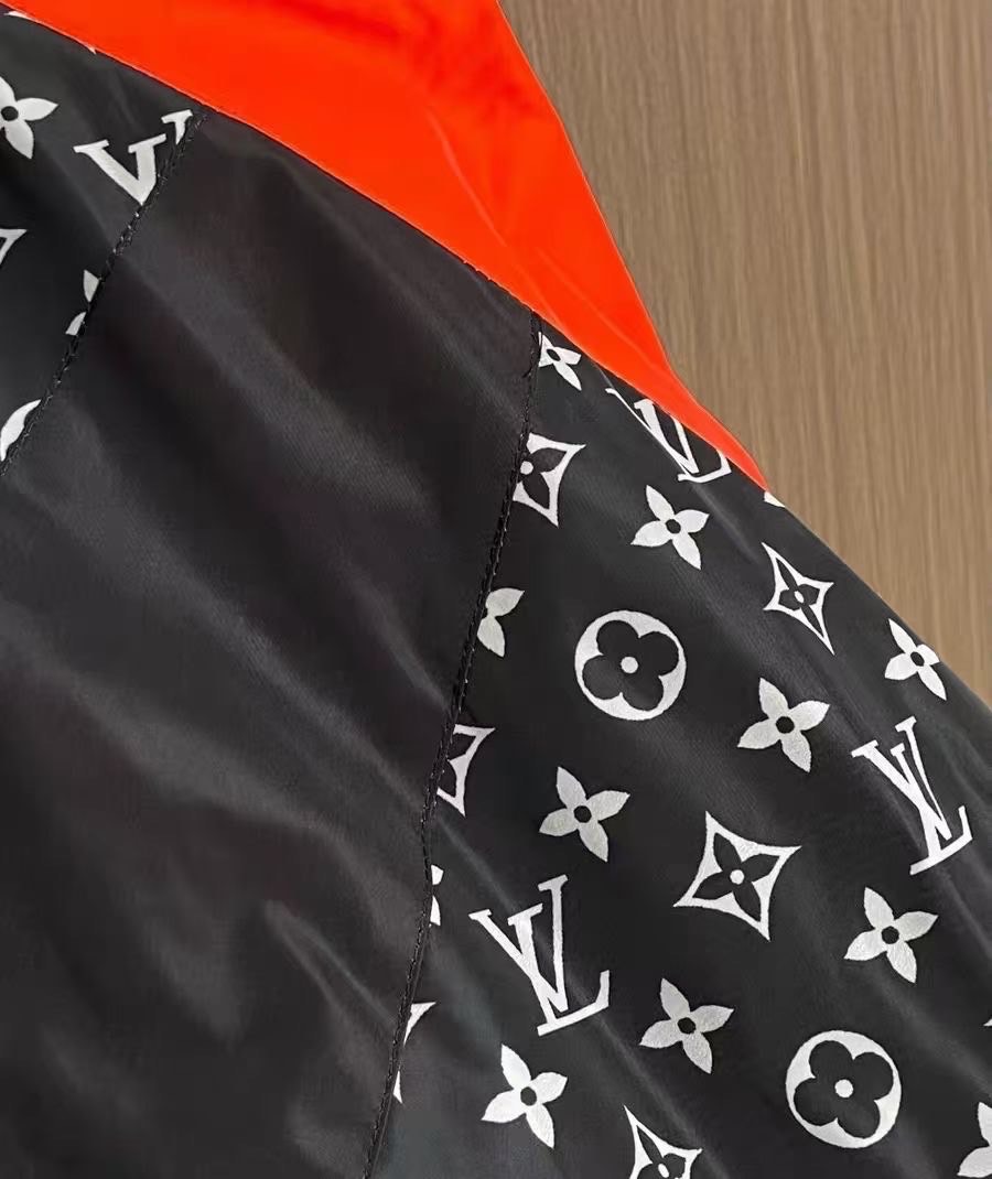 Gucci Clothing-332