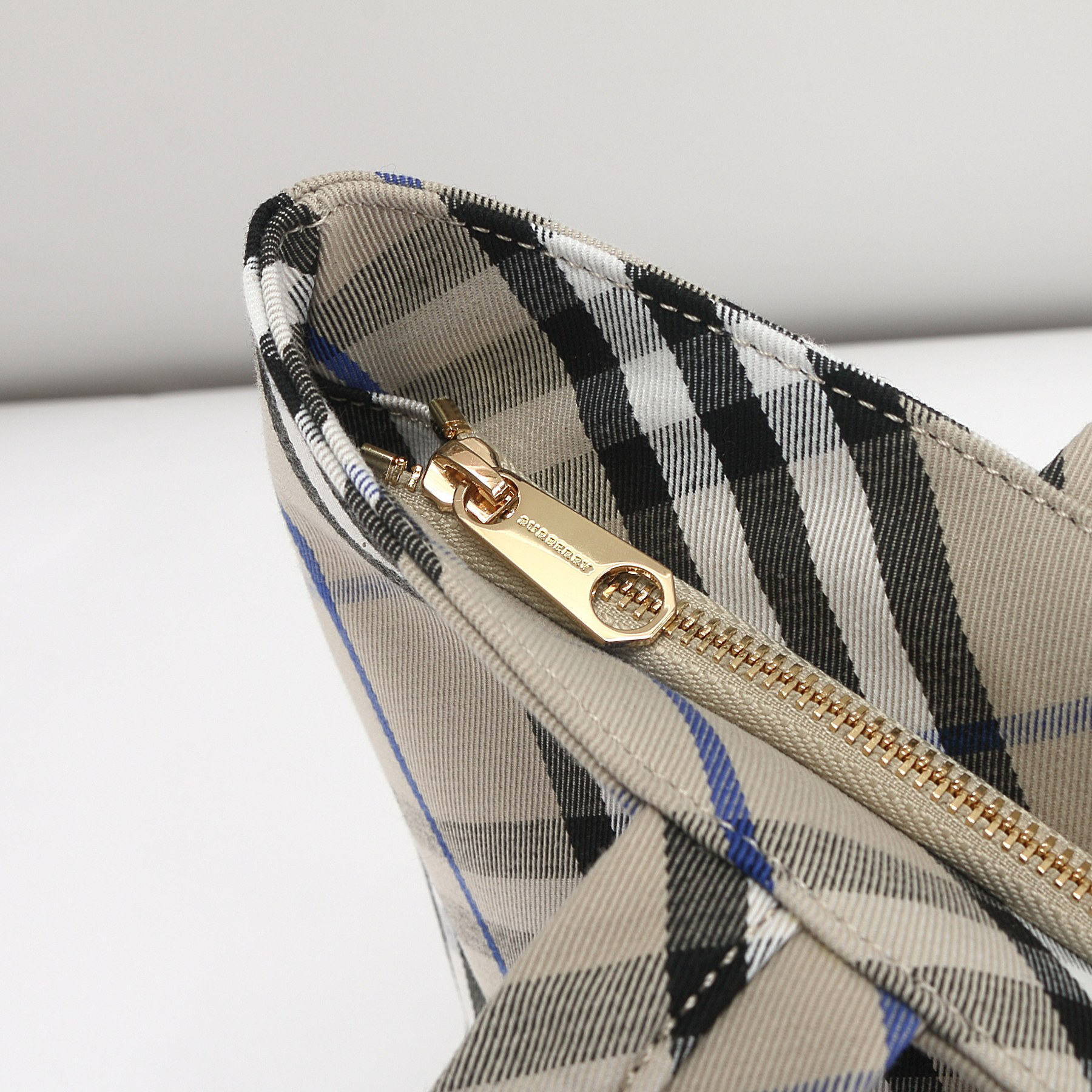 Burberry bag-41