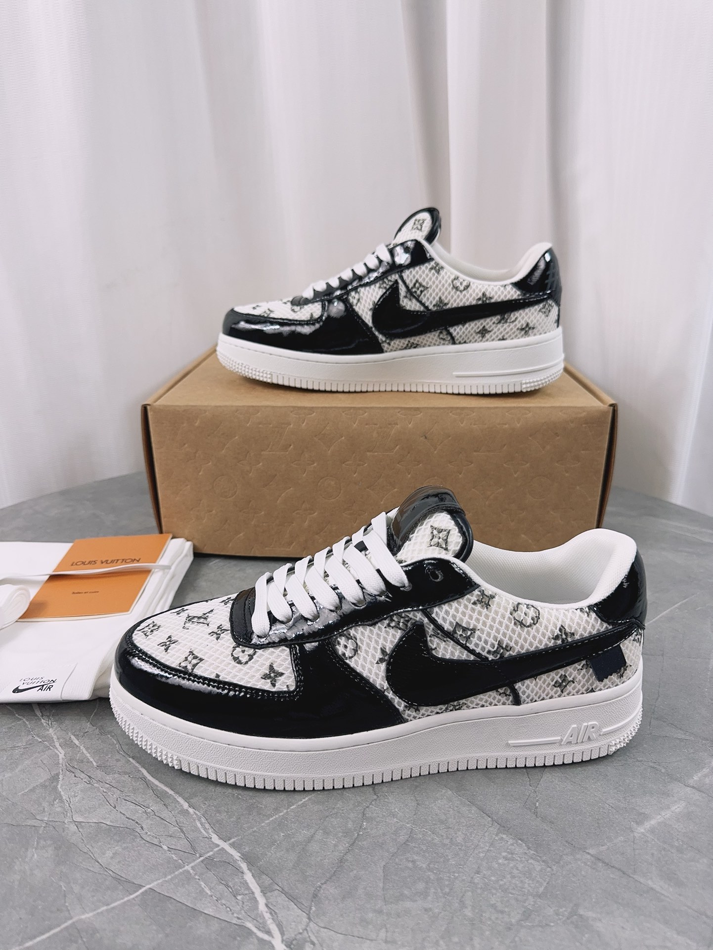 Lv Sneakers-247