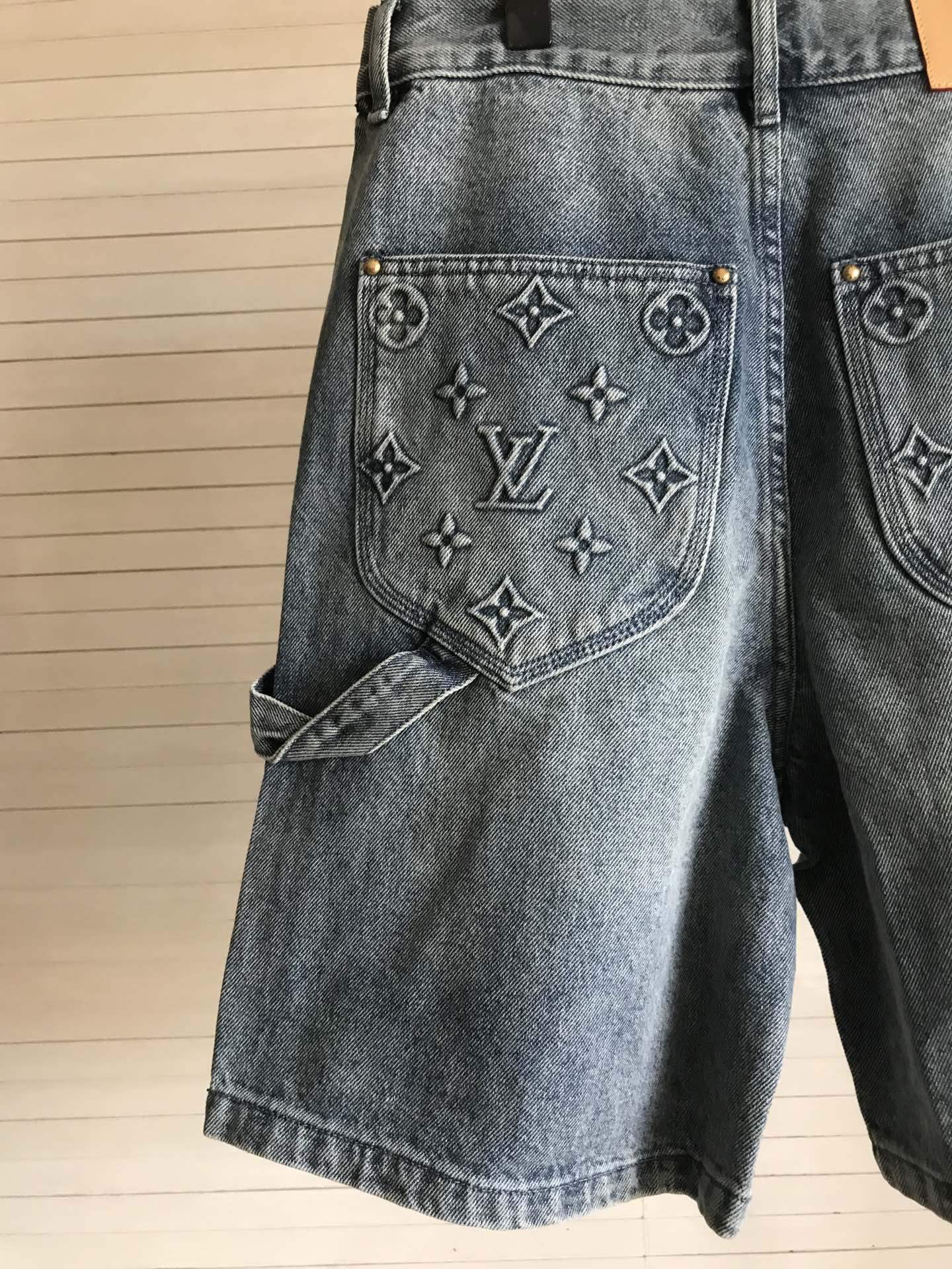 LV Clothing-16