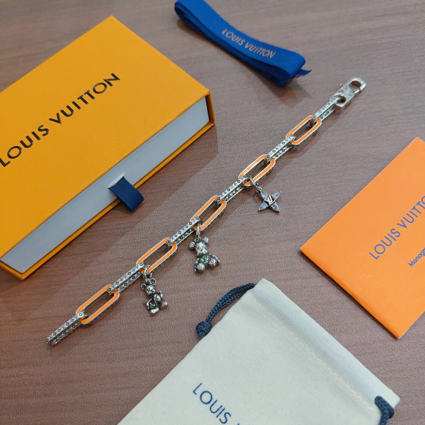 LV Bracelet-16