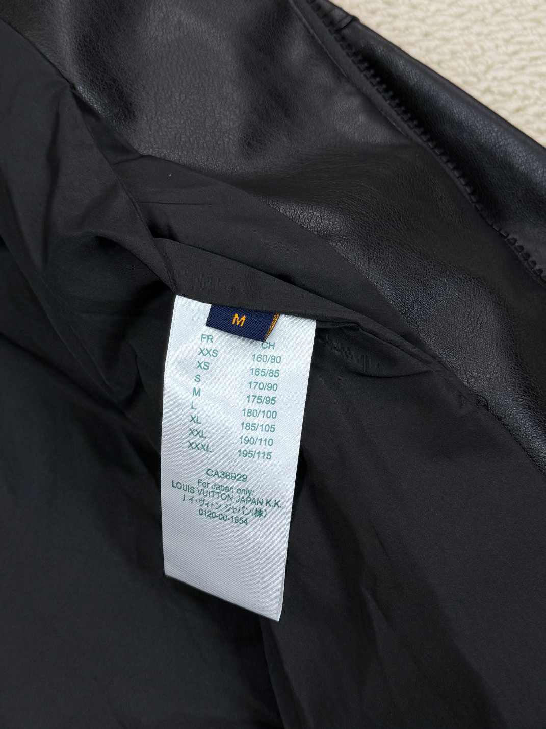 LV Clothing-342