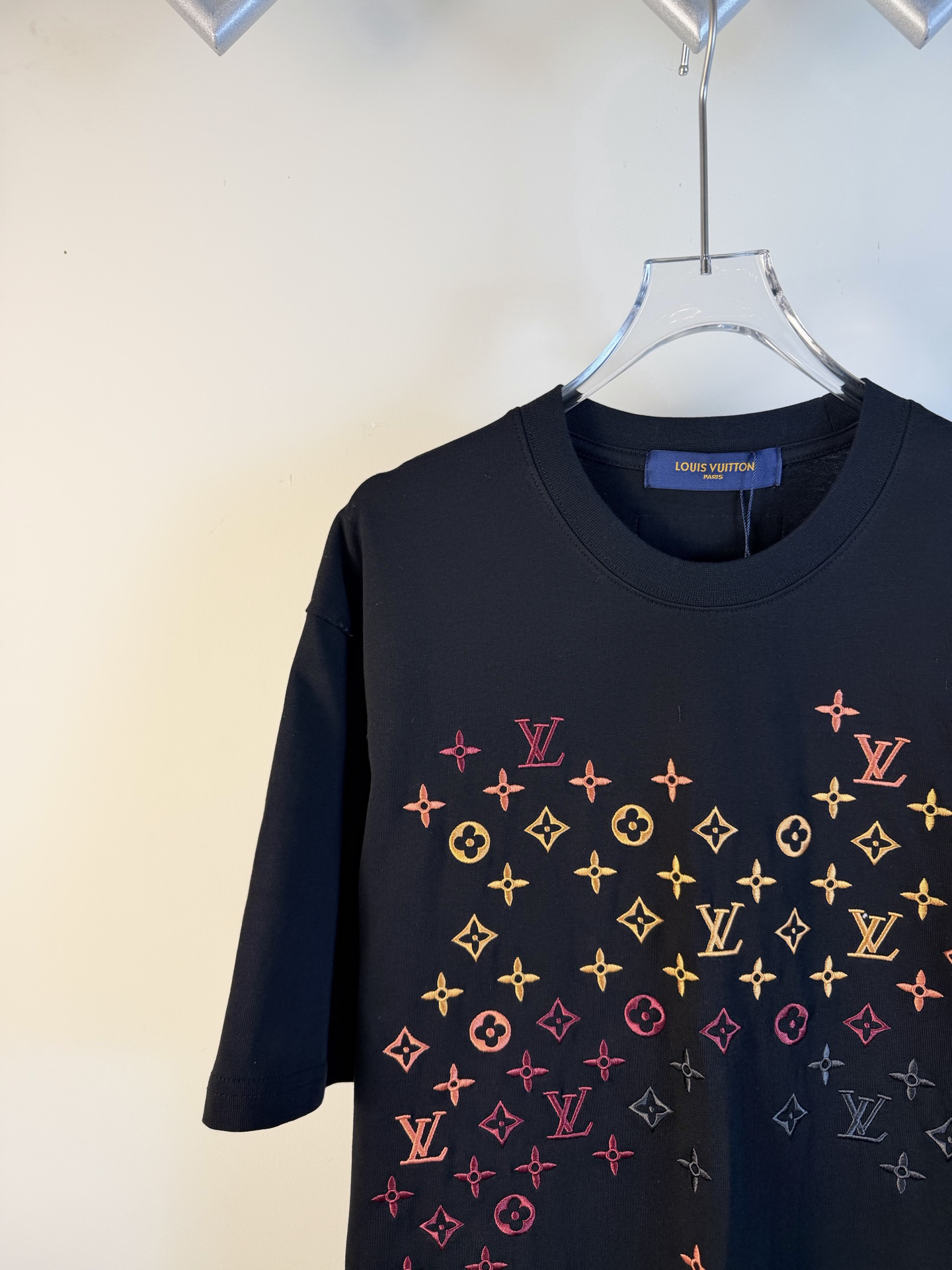 LV clothing-31