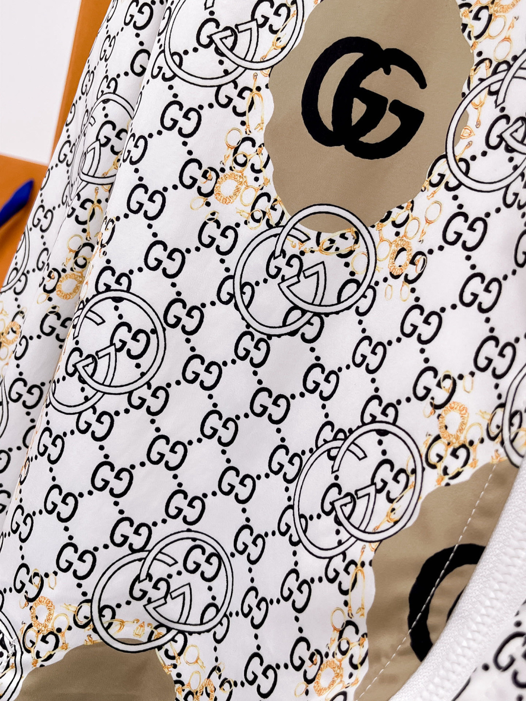 Gucci Clothing-356