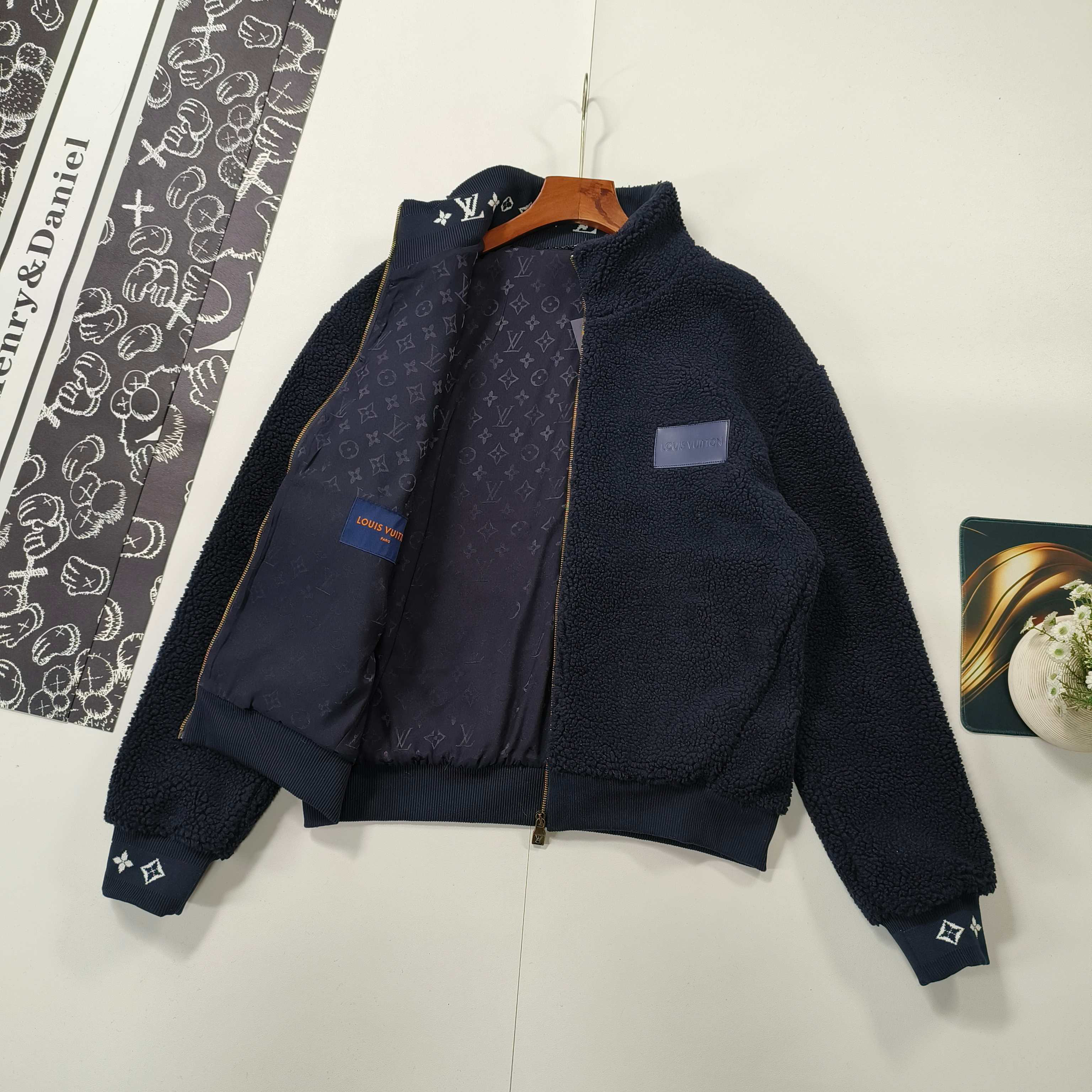 LV Clothing-353