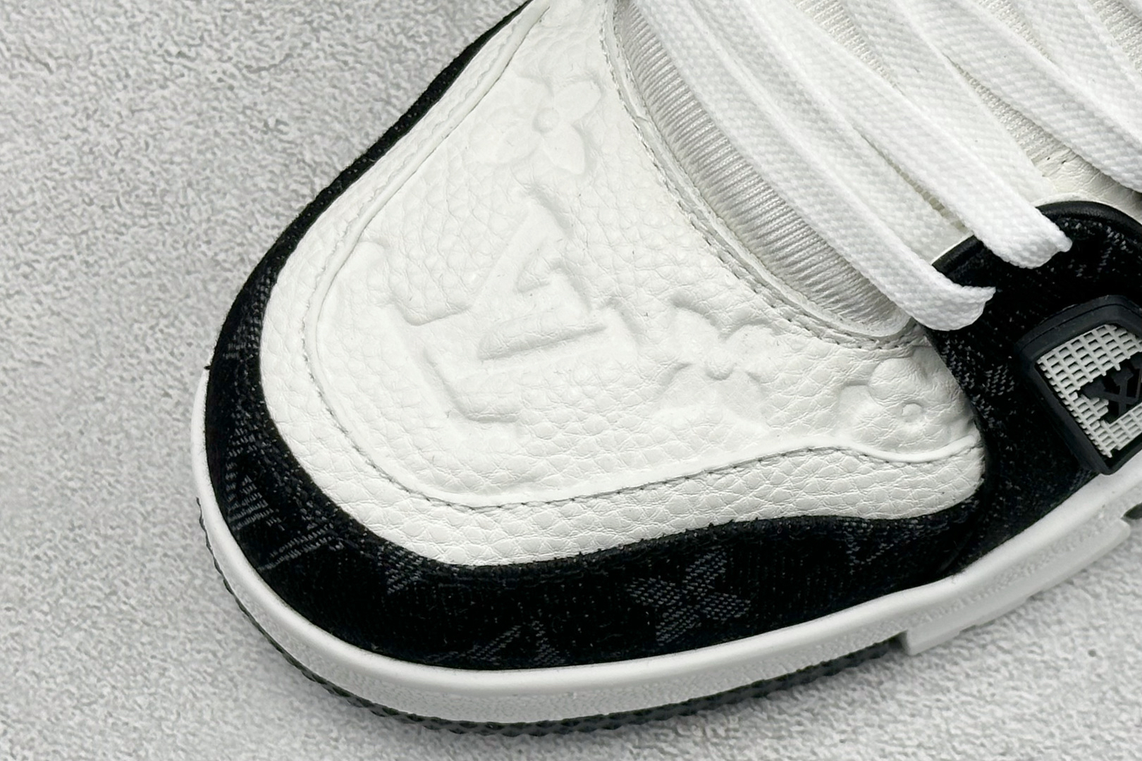 Lv Sneakers-249