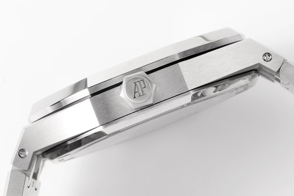 Royal Oak 50th Anniversary 41 mm, Black Ref. 15510ST.OO.1320ST.02