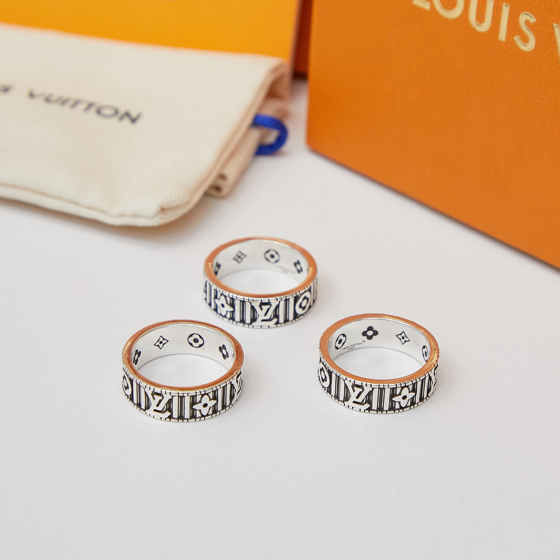 LV ring-74