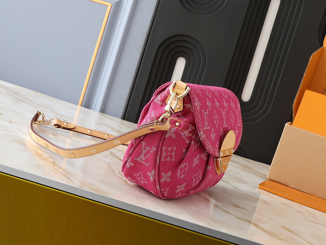 Louis Vuitton Hot New Product-215