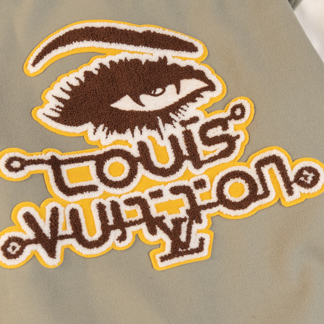 LV Clothing-308