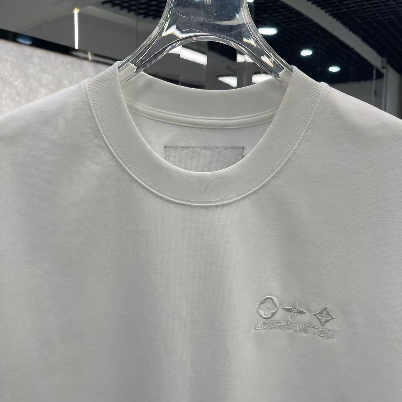 LV clothing-169
