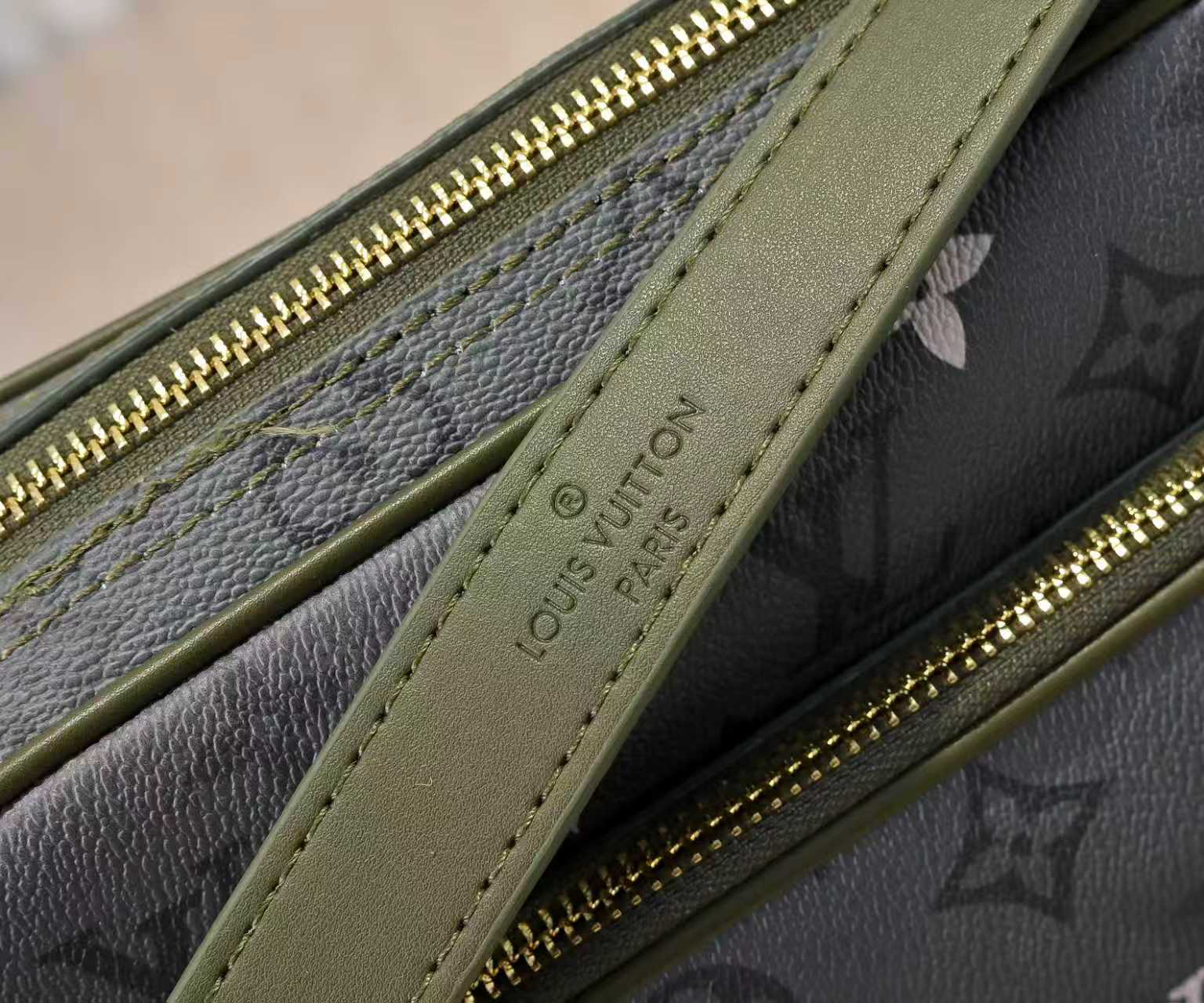 Louis Vuitton bag-135