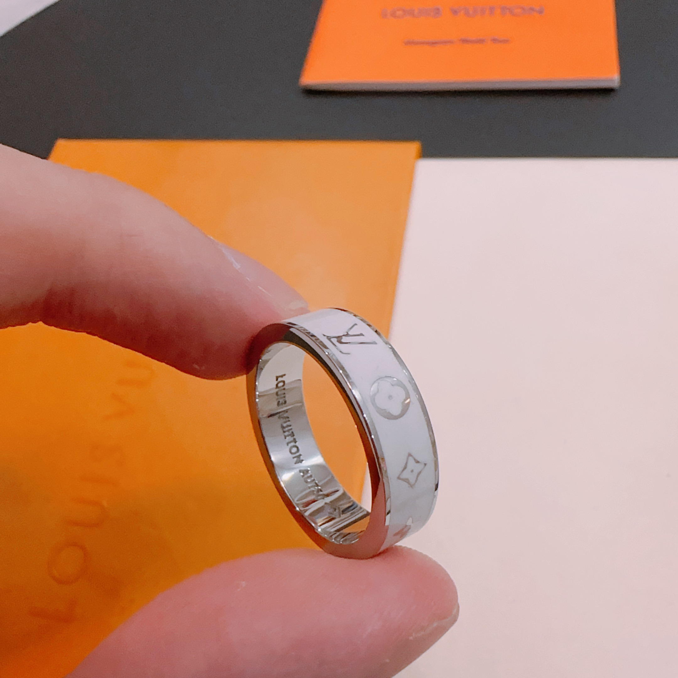 LV ring-63