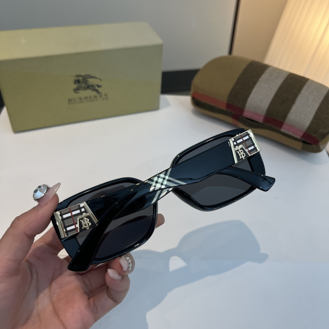 Burberry glasses-44