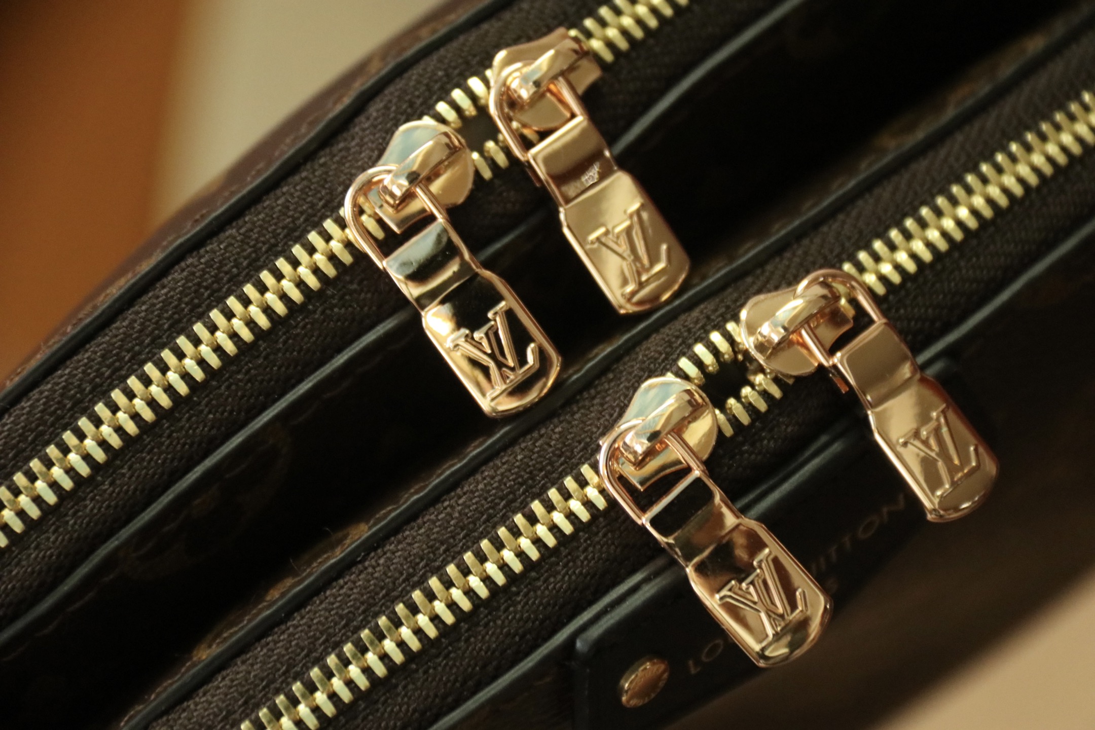 Louis Vuitton bag-194