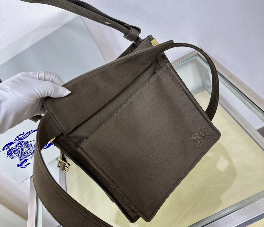 Burberry bag-90
