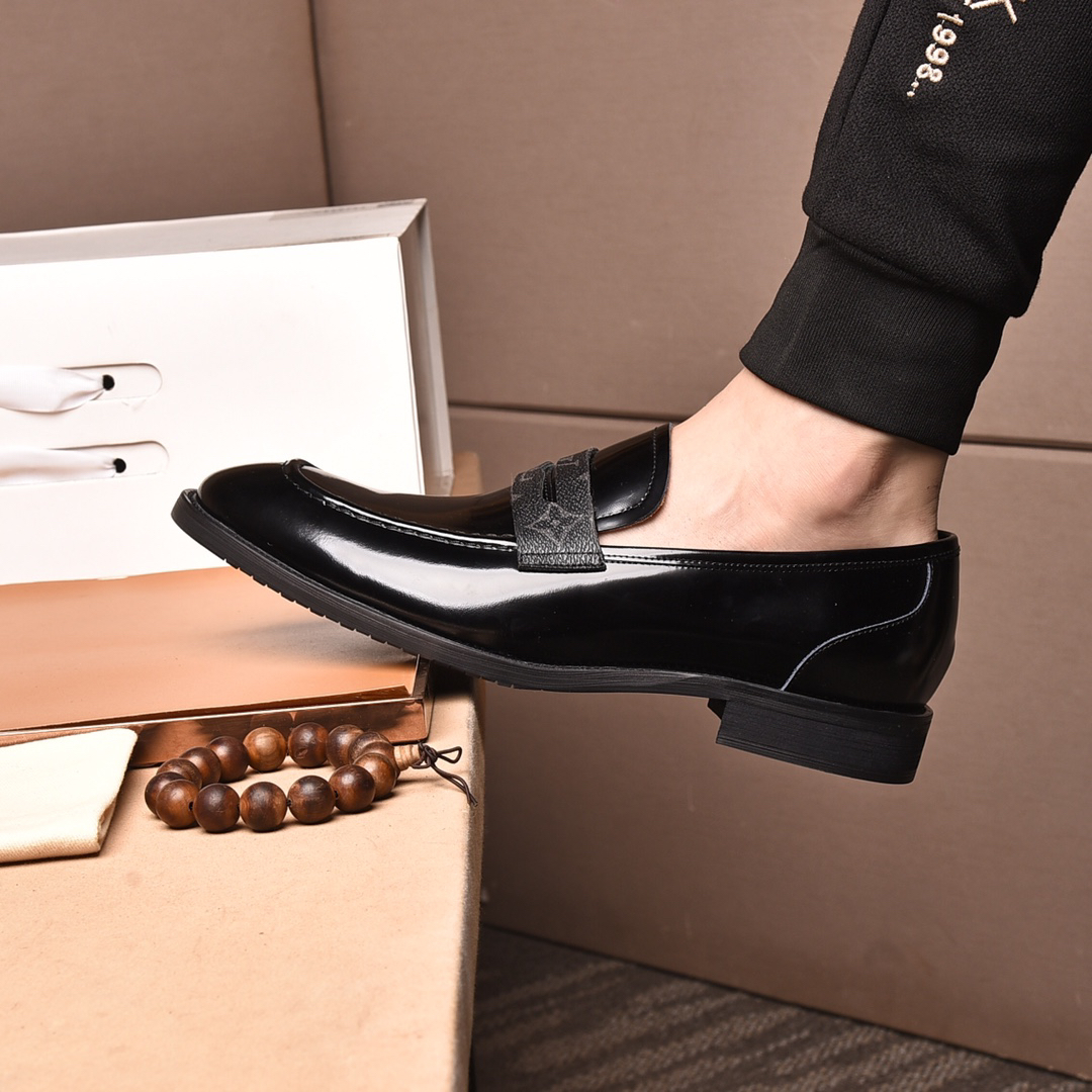LV men's leather shoes-44