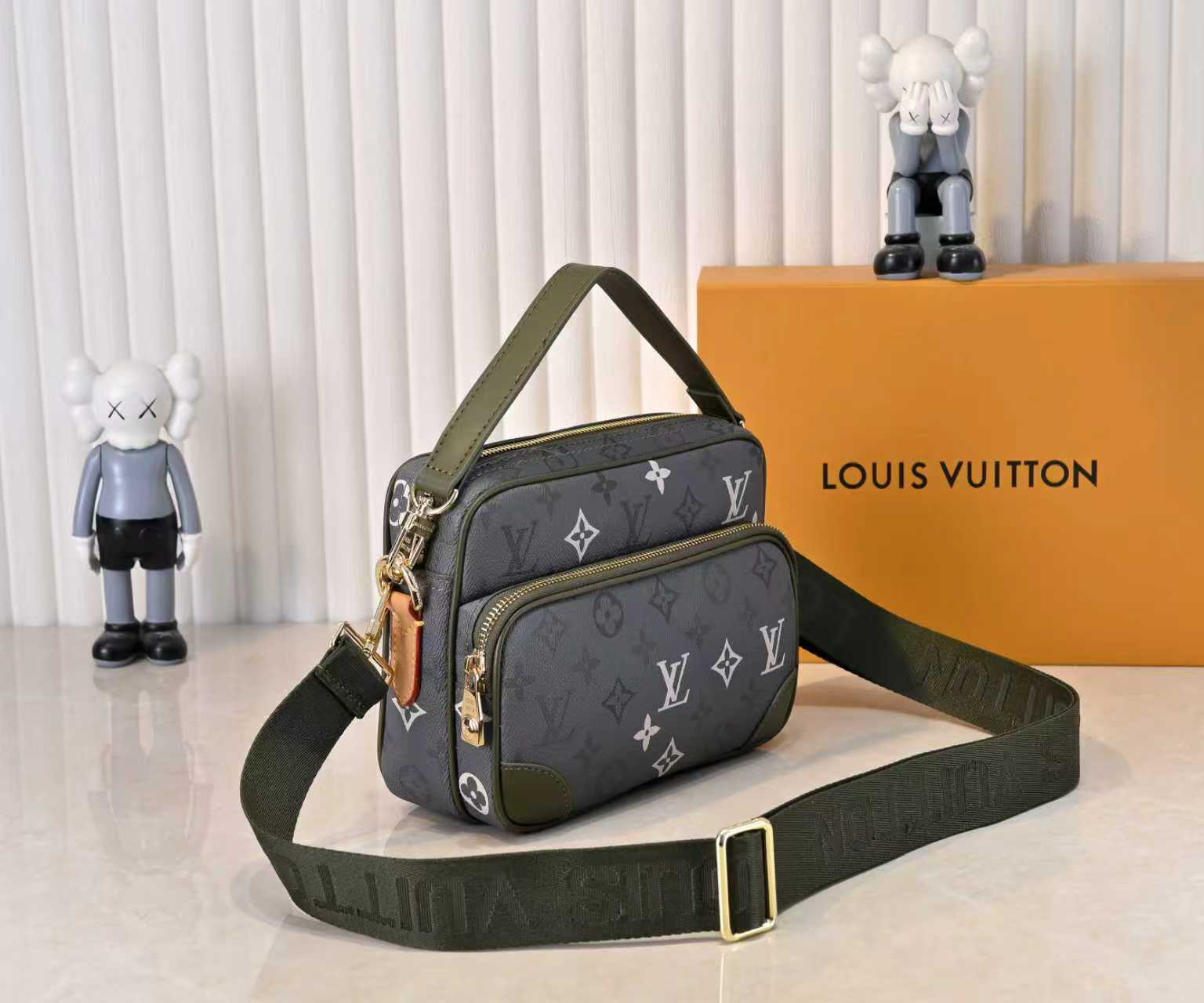 Louis Vuitton bag-135