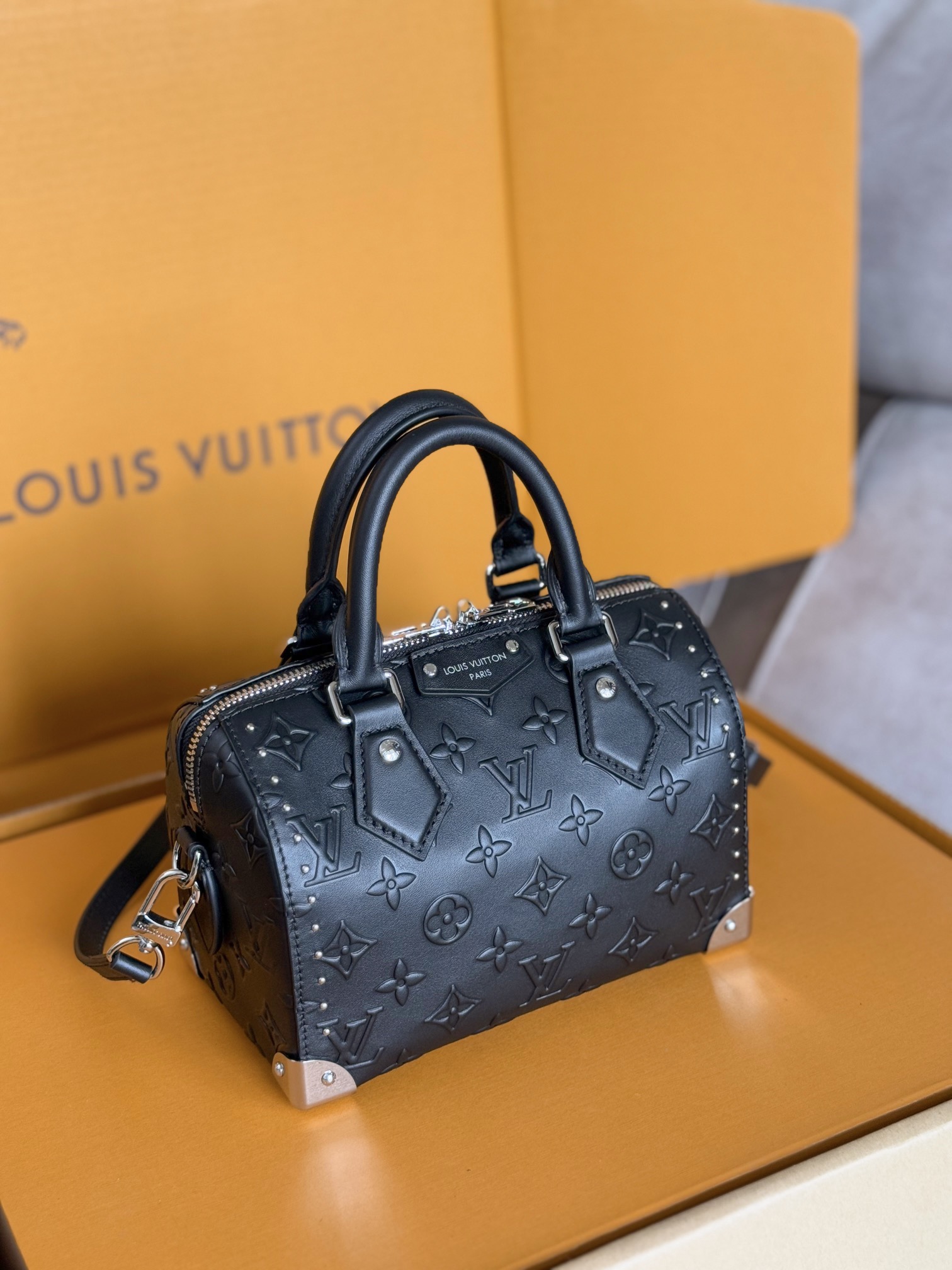 Louis Vuitton bag-202