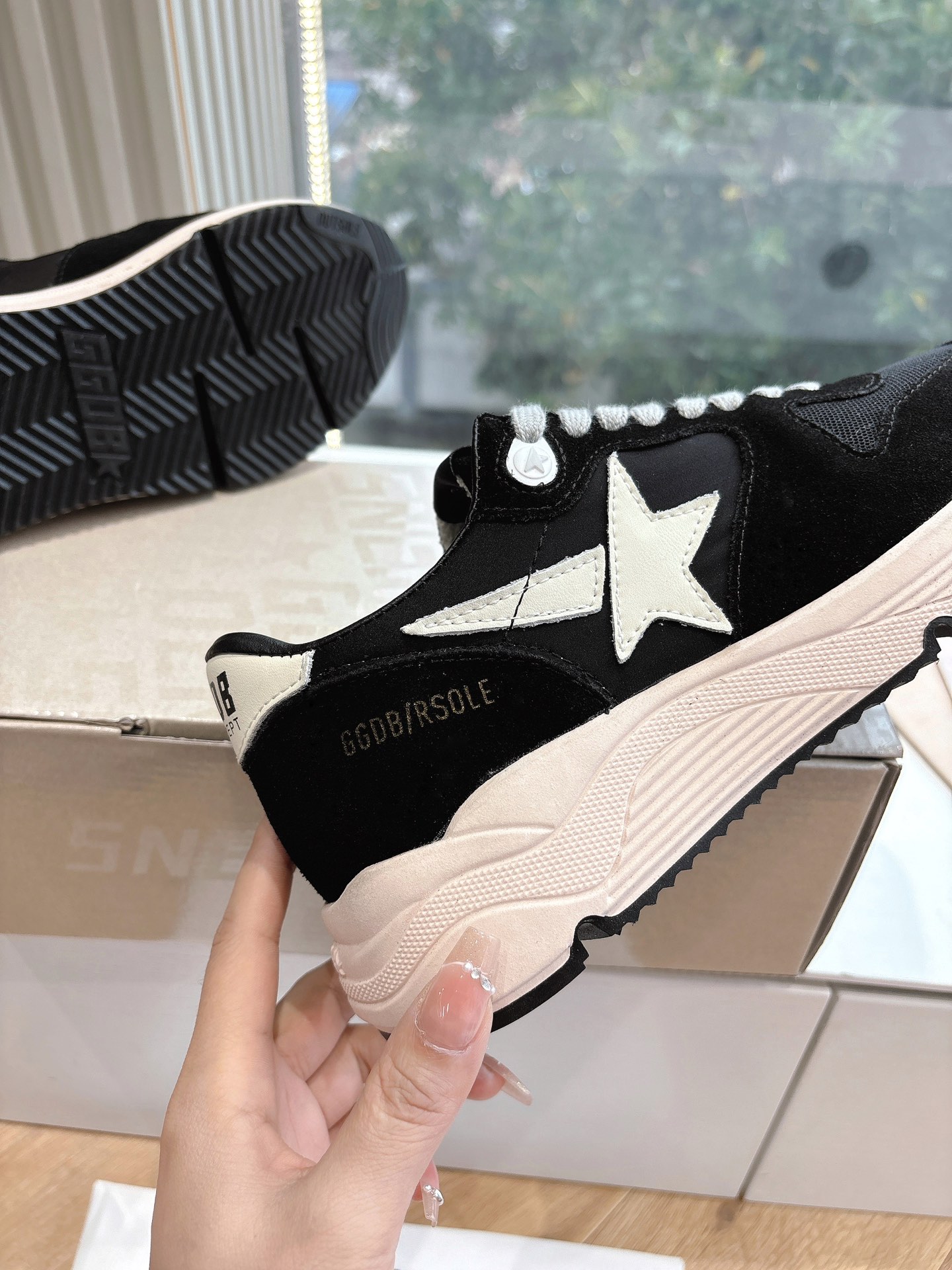Golden Goose Sneakers-21