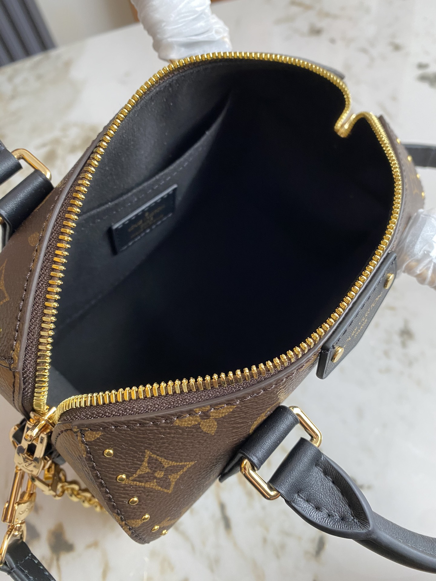 Louis Vuitton bag-129