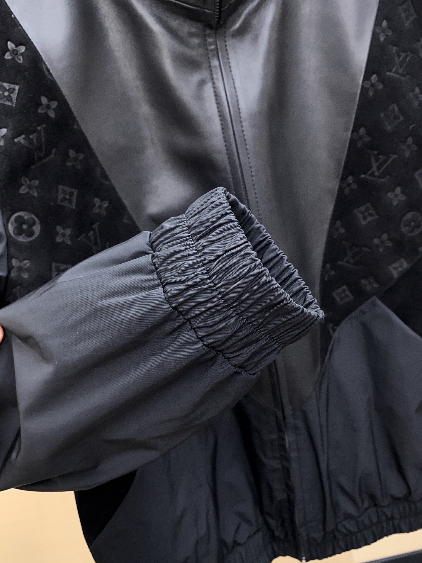 LV Clothing-272