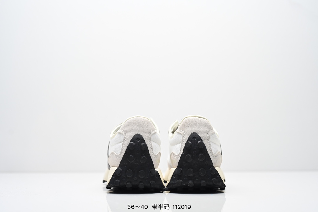 New Balance Sneakers-111