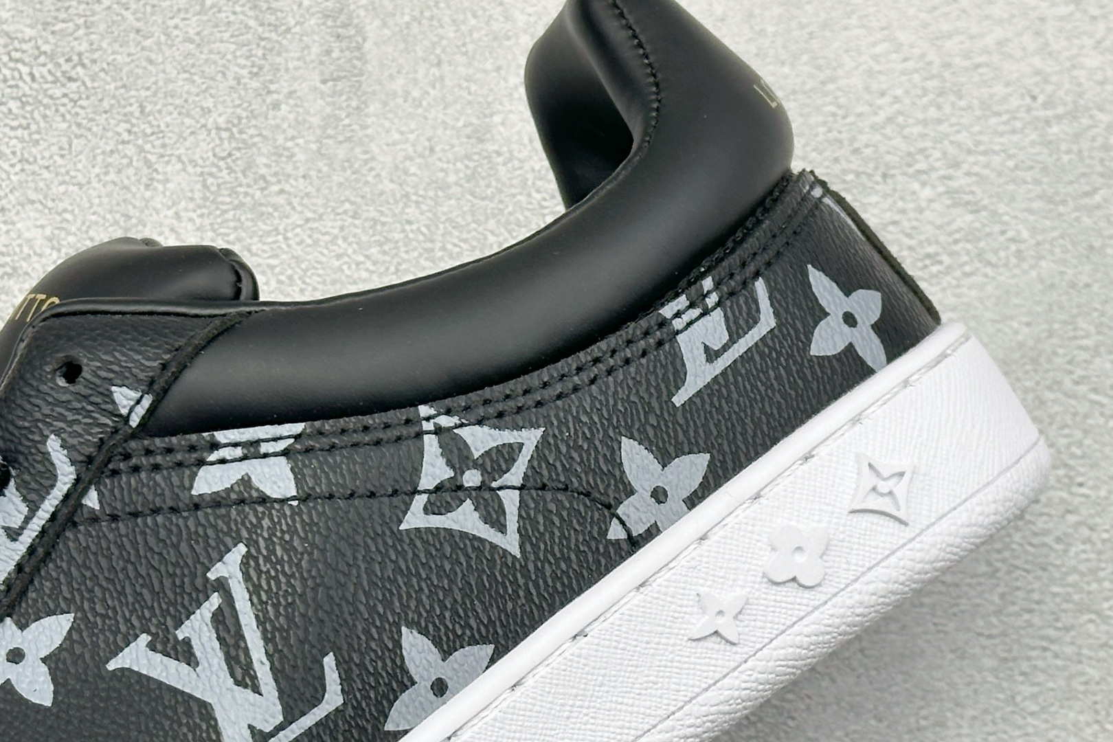 Lv Sneakers-252