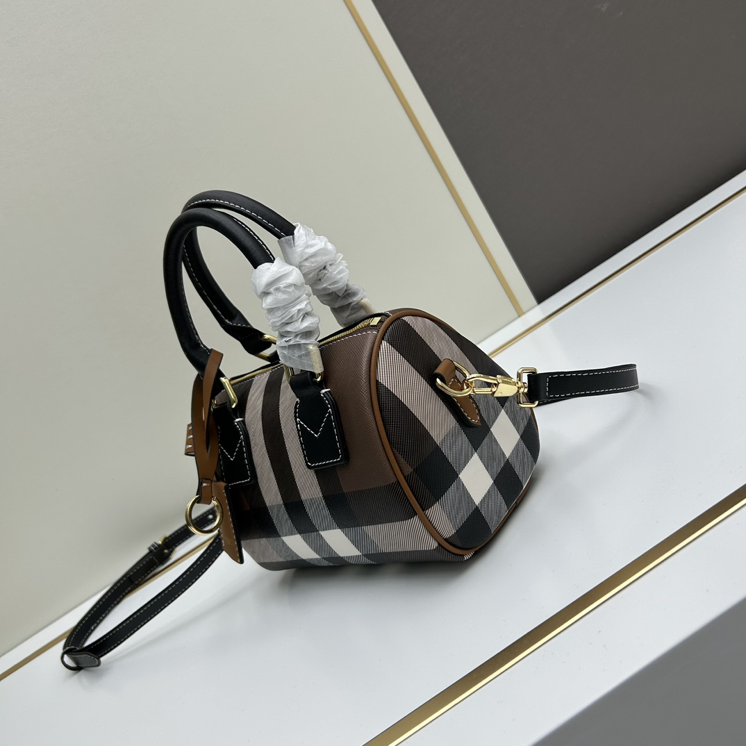 Burberry bag-139