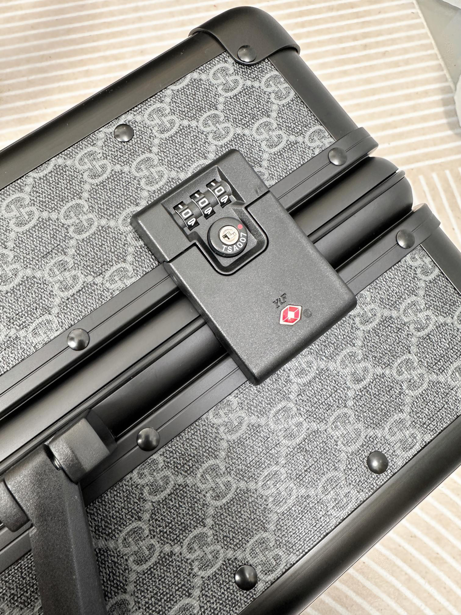 Gucci luggage-38