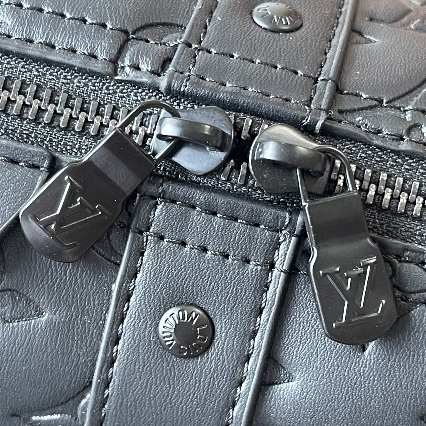 Louis Vuitton bag-153