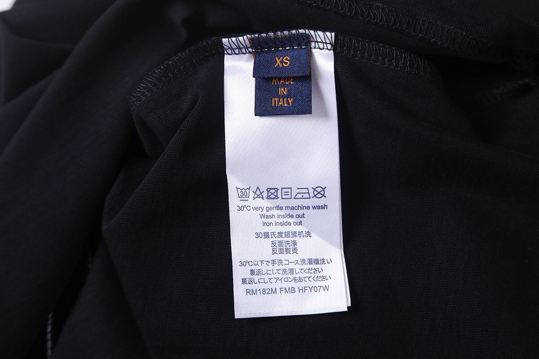 LV clothing-5