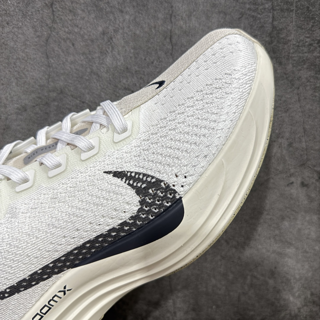 Nike Sneakers-98