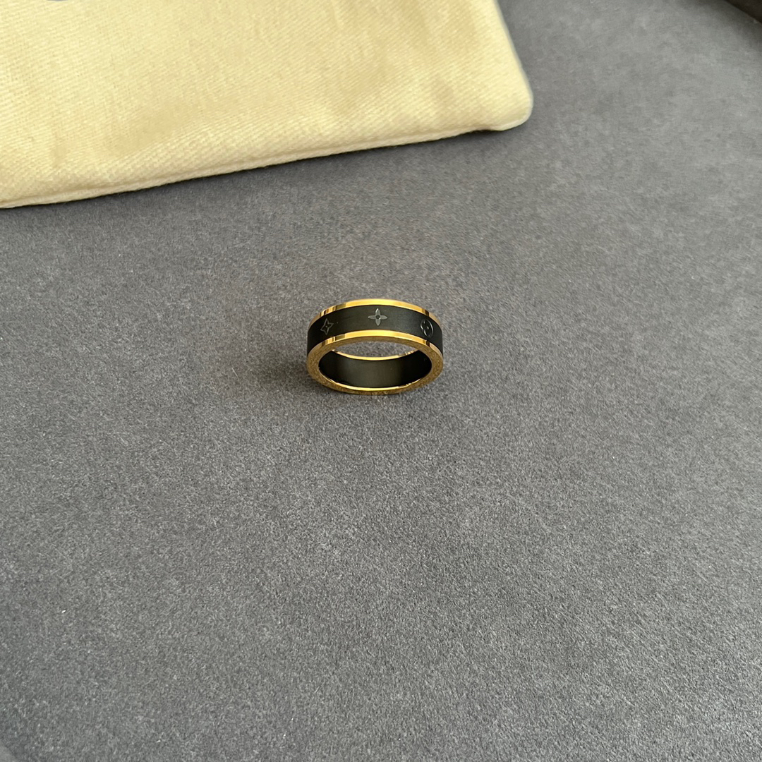 LV ring-76