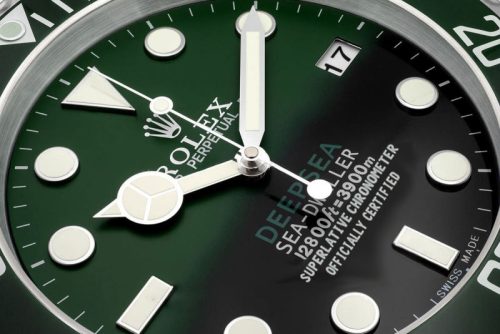 deepsea wall clock i green sea dweller