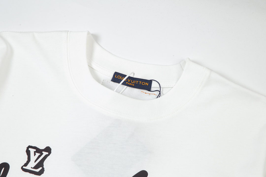 LV clothing-133