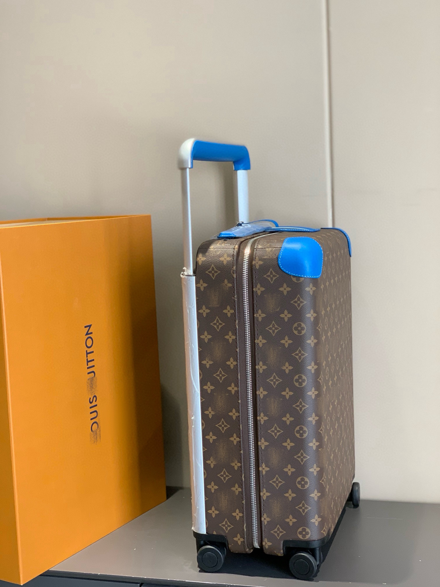 LV luggage-55